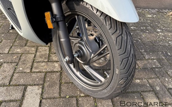 Gebrauchtmotorrad Honda SH125i - Bild 9