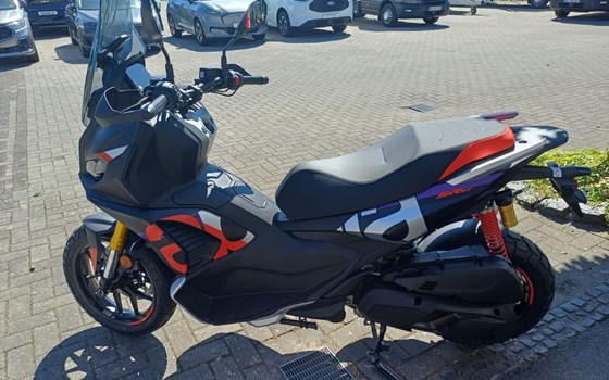 Neufahrzeug Aprilia SR GT 400 - Bild 7