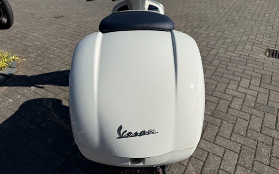 Gebrauchtmotorrad Vespa GTS 300 Yacht Club - Bild 12