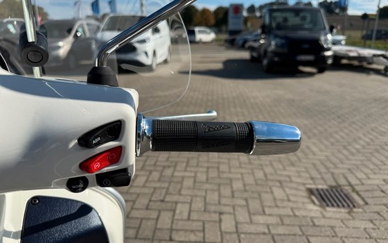 Gebrauchtmotorrad Vespa GTS 300 Yacht Club - Bild 15