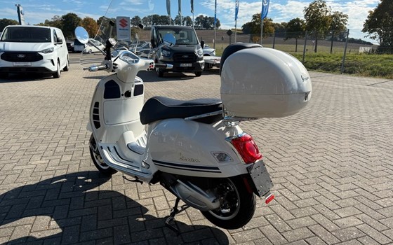 Gebrauchtmotorrad Vespa GTS 300 Yacht Club - Bild 5
