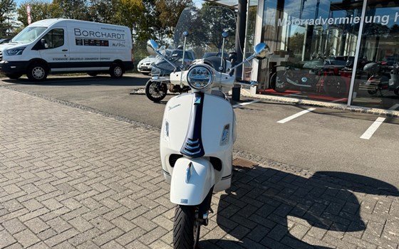 Gebrauchtmotorrad Vespa GTS 300 Yacht Club - Bild 9