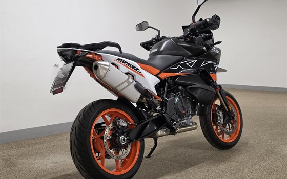 Gebrauchtmotorrad KTM 890 SMT - Bild 3