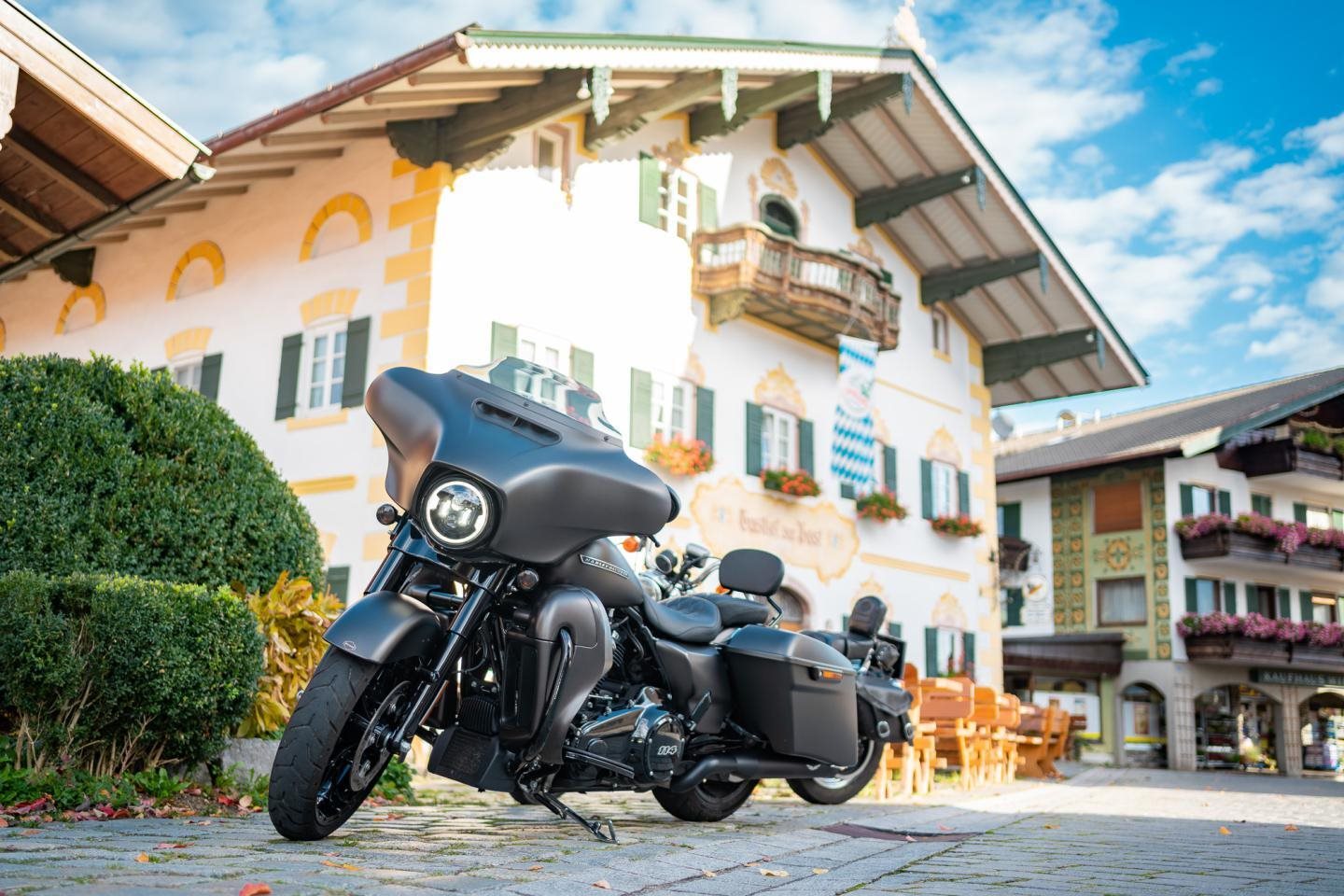 Motorrad Hotel MoHo Gasthof Hotel Zur Post Samerberg