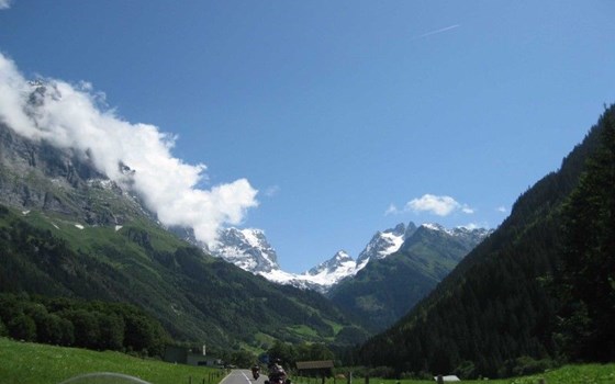 Schweiz - Im Land der Käslochbohrer - Bild 3