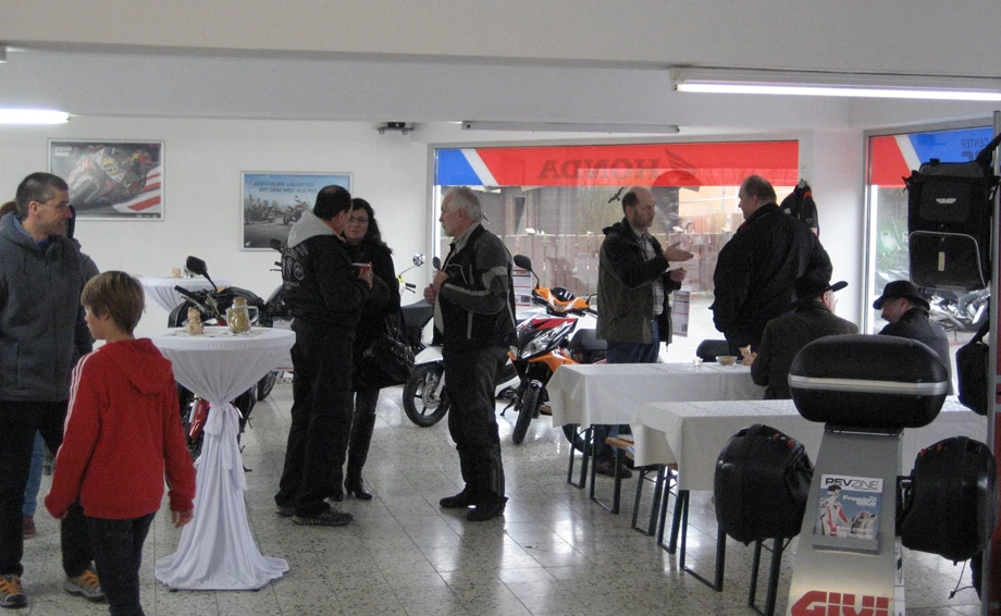 Honda Semmler - Glühweinparty 2014 Bild 6: Honda Semmler - Glühweinparty 2014