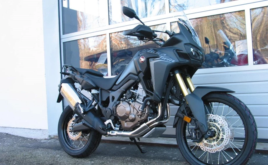 Premiere CRF1000L Africa Twin Bild 1: Premiere CRF1000L Africa Twin