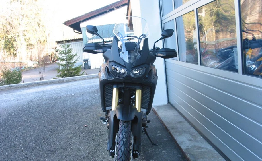 Premiere CRF1000L Africa Twin Bild 4: Premiere CRF1000L Africa Twin