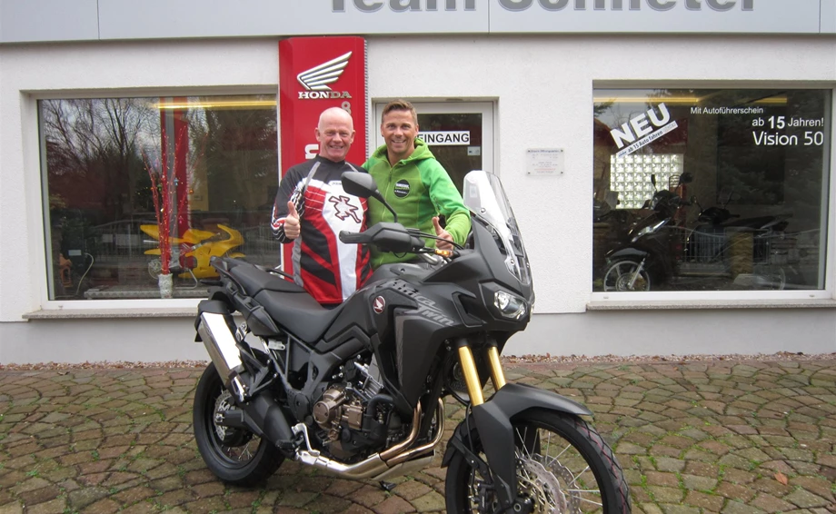 Unsere Premiere des Jahres, die Africa Twin am 23.01.2016  (ersten geheime Bilder) Bild 1: Unsere Premiere des Jahres, die Africa Twin am 23.01.2016  (ersten geheime Bilder)