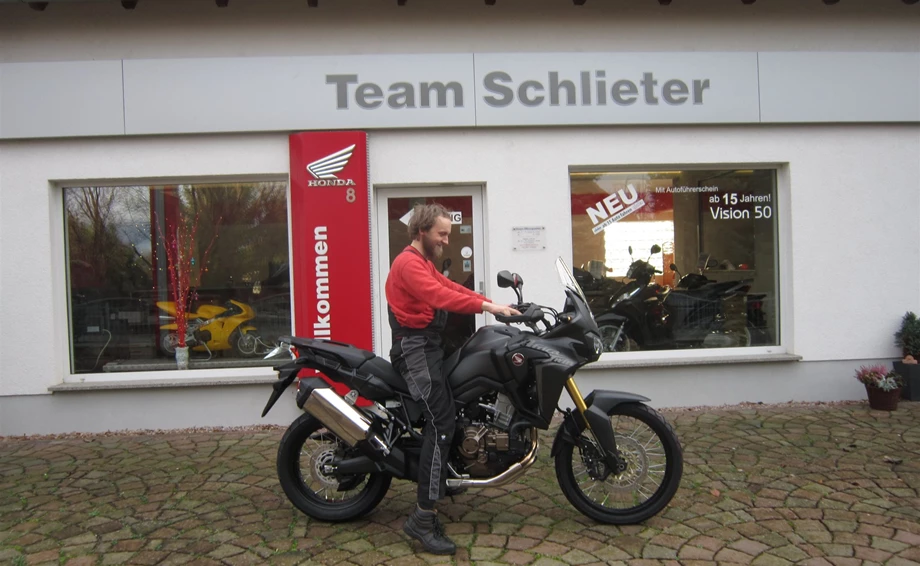 Unsere Premiere des Jahres, die Africa Twin am 23.01.2016  (ersten geheime Bilder) Bild 3: Unsere Premiere des Jahres, die Africa Twin am 23.01.2016  (ersten geheime Bilder)