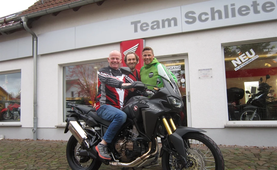 Unsere Premiere des Jahres, die Africa Twin am 23.01.2016  (ersten geheime Bilder) Bild 4: Unsere Premiere des Jahres, die Africa Twin am 23.01.2016  (ersten geheime Bilder)