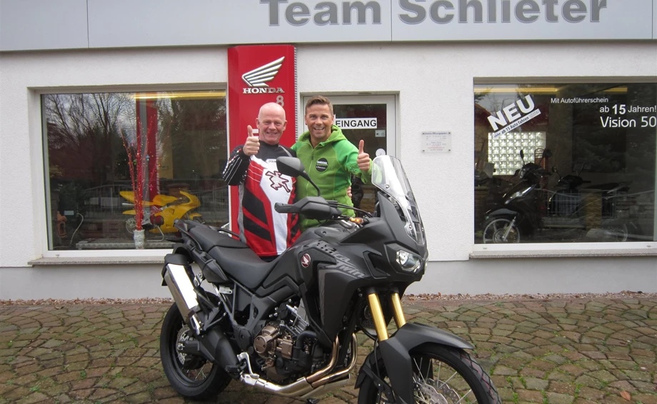 Unsere Premiere des Jahres, die Africa Twin am 23.01.2016  (ersten geheime Bilder) Bild 5: Unsere Premiere des Jahres, die Africa Twin am 23.01.2016  (ersten geheime Bilder)