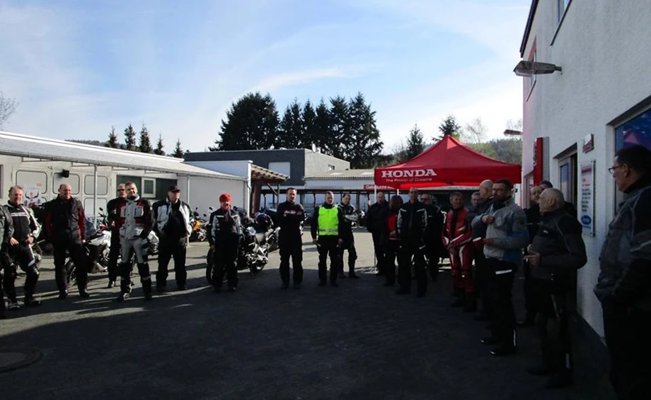 Honda Semmler - 1te Ausfahrt 2016 Bild 1: Honda Semmler - 1te Ausfahrt 2016