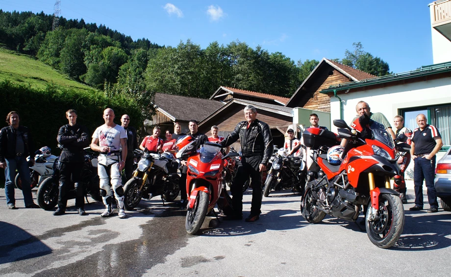 Ducati Ausfahrt nach Saalbach-Hinterglemm Bild 1: Ducati Ausfahrt nach Saalbach-Hinterglemm