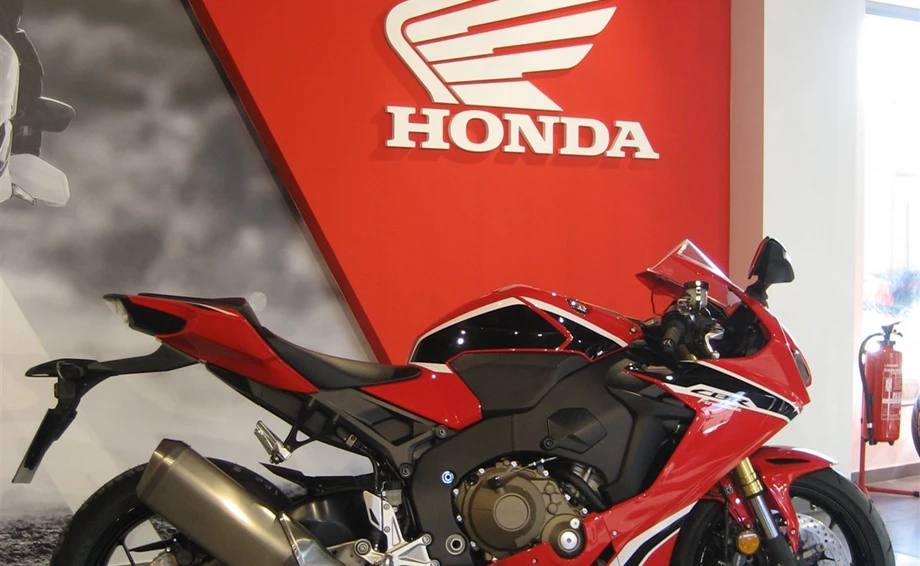 Honda Semmler - Motorrad Messe Gießen Bild 3: Honda Semmler - Motorrad Messe Gießen