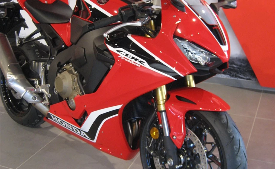 Honda Semmler - Motorrad Messe Gießen Bild 4: Honda Semmler - Motorrad Messe Gießen