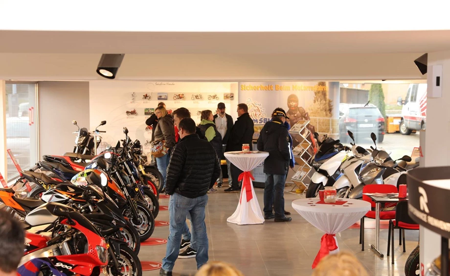 Honda Semmler - Glühweinparty 2017 Bild 4: Honda Semmler - Glühweinparty 2017