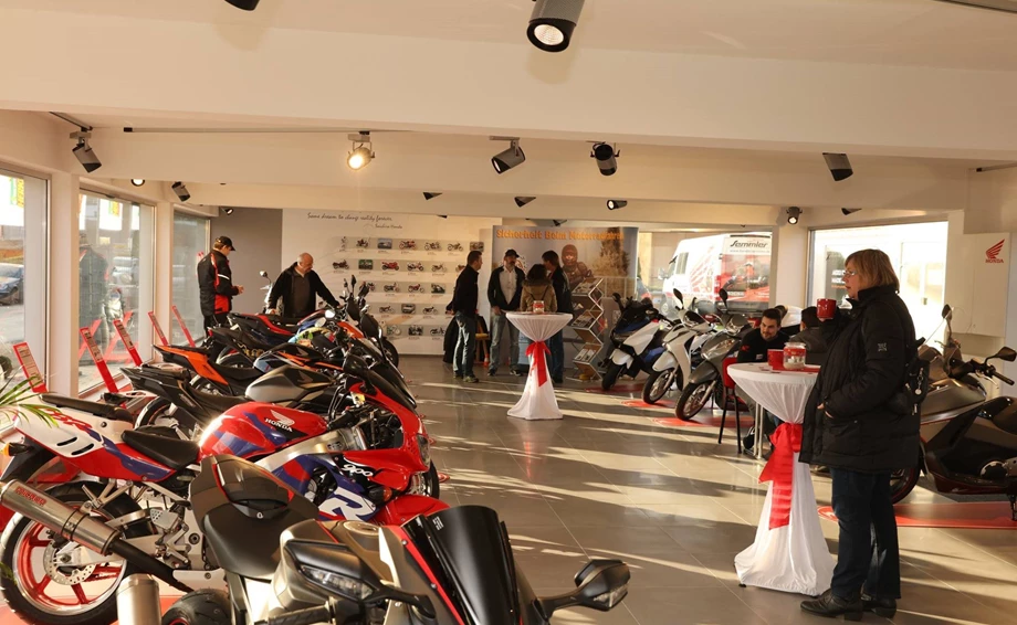 Honda Semmler - Glühweinparty 2017 Bild 5: Honda Semmler - Glühweinparty 2017