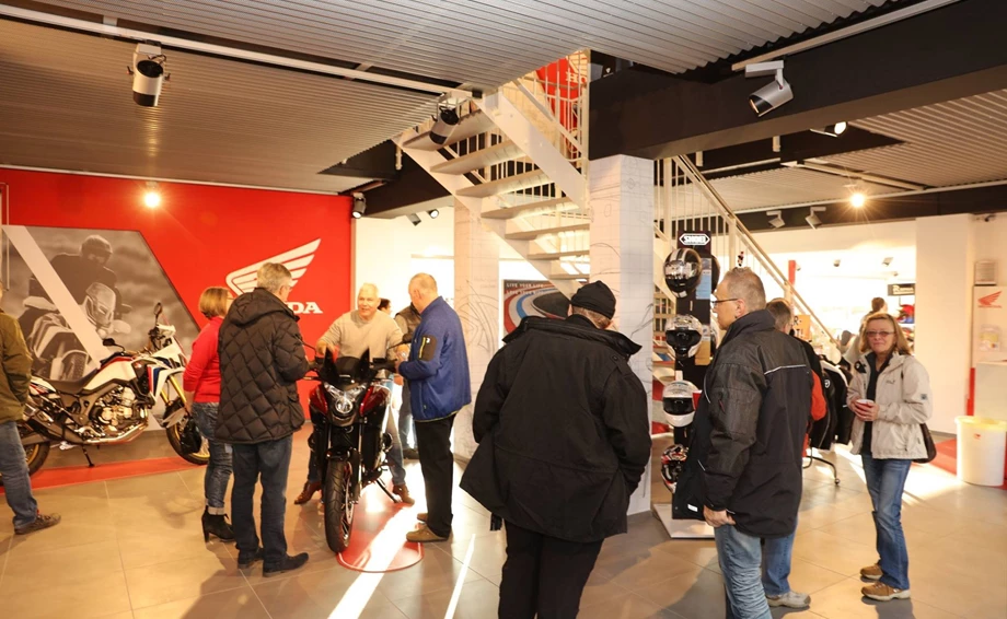 Honda Semmler - Glühweinparty 2017 Bild 6: Honda Semmler - Glühweinparty 2017