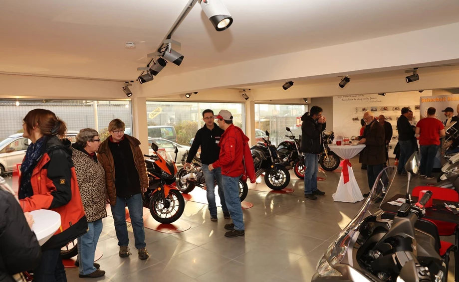 Honda Semmler - Glühweinparty 2017 Bild 9: Honda Semmler - Glühweinparty 2017