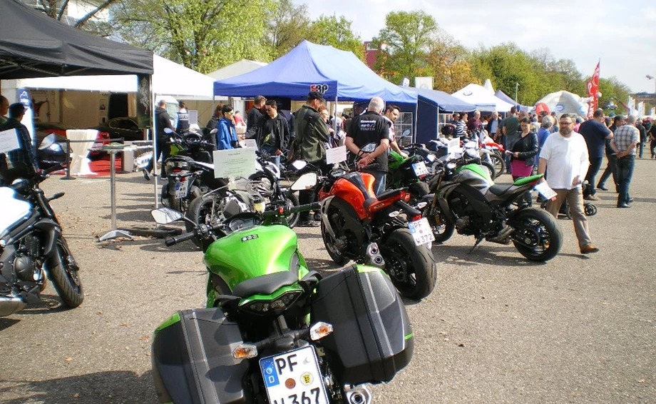 Auto & Motorradmarkt Pforzheim Bild 7: Auto & Motorradmarkt Pforzheim