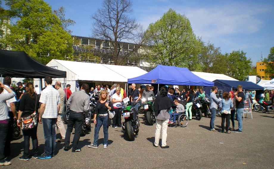 Auto & Motorradmarkt Pforzheim Bild 8: Auto & Motorradmarkt Pforzheim