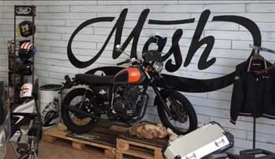 Erleben Sie die klassischen Motorräder von Mash bei der Saisoneröffnung auf der Spinnerbrücke 