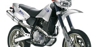 CCM R30 2005 vs Husqvarna Vitpilen 401 2017