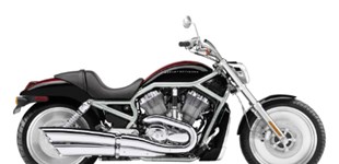 Harley-Davidson V-Rod VRSCB 2005 vs Ducati Streetfighter 2010