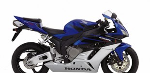 Aprilia RSV4 R APRC ABS 2011 vs Honda CBR1000RR Fireblade 2005