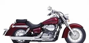 Harley-Davidson Road King Classic FLHRC 2009 vs Honda VT 750 Shadow 2005 Harley-Davidson Road King Classic FLHRC 2009 vs Honda VT 750 Shadow 2005