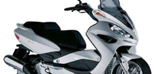 Malaguti Madison 400 2005 vs Yamaha Majesty 400 2009