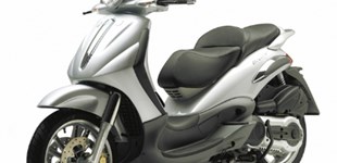 Piaggio Beverly 500 2005 vs Piaggio X9 500 Street 2006