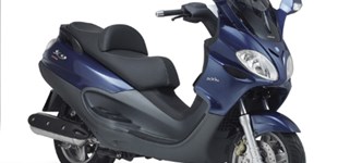 Suzuki Burgman 400 2009 vs Piaggio X9 500 Street 2005