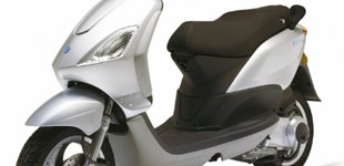 Yamaha Cygnus X 2005 vs Piaggio Fly 125 2005