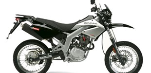 Derbi Senda SM 125 2005 vs Fantic XMF 125 Performance 2022
