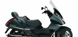 Aprilia Atlantic 500 2005 vs Suzuki Burgman 400 2005