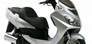 Piaggio X9 125 2006 vs Daelim Freewing 125 2006