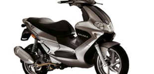 Vespa GTS 310 Super 2025 vs Gilera Runner 200 VXR 2006