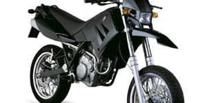 Malaguti XSM 125 Supermoto 2020 vs MZ 125 SM 2006