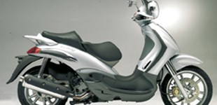 Vespa GTS 300 i.e. Super 2009 vs Piaggio Beverly 500 2006
