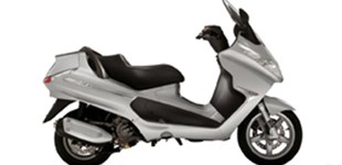 Yamaha Versity 300 2005 vs Piaggio X8 250 i.e. 2006