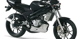 Aprilia SX 125 2022 vs Rieju NKD 125 2006