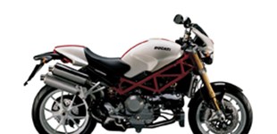 Ducati Monster S4R 2006 vs Ducati Monster 620 2006