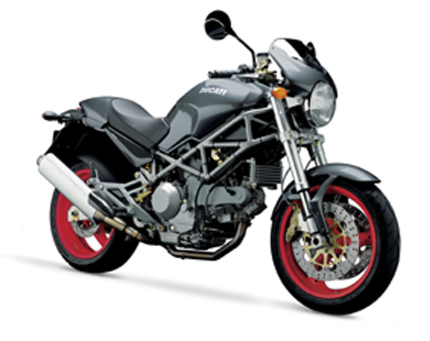 Ducati 900 Carenata 2005 vs Ducati Monster S2R 1000 2006