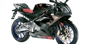 Aprilia RS 125 Racing 2006 vs Yamaha YZF-R125 2011