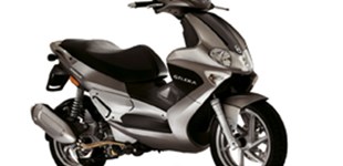 Gilera Runner 200 VXR 2007 vs Aprilia SR GT Sport 200 2023