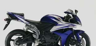 Honda CBR600RR 2007 vs Honda Forza 350 2022 Honda CBR600RR 2007 vs Honda Forza 350 2022
