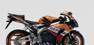 Honda CBR1000RR Fireblade 2007 vs Yamaha R1 2011