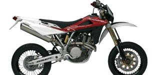 Husqvarna 701 Supermoto 2018 vs Husqvarna SM 450 R 2007